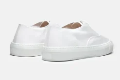 Sneaker><noscript><img width=