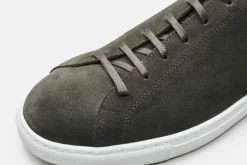 Sneaker><noscript><img width=
