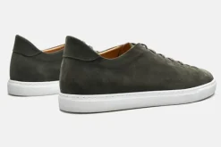 Sneaker><noscript><img width=