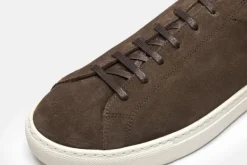 Sneaker><noscript><img width=